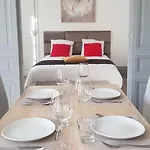 Appartement Cosy 4 Minutes A Pieds Du Centre Historique Avec Parking