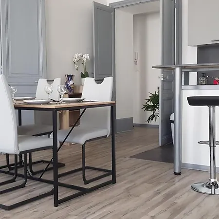 Appartement Cosy 4 Minutes A Pieds Du Centre Historique Avec Parking