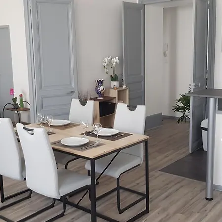 Cosy Entre Centre Et Hopital Apartment